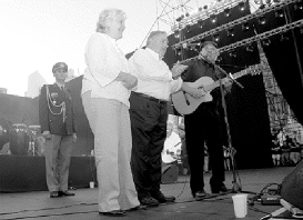 Postal. Mujica, Lucía, Pepe Guerra y el edecán presidencial.