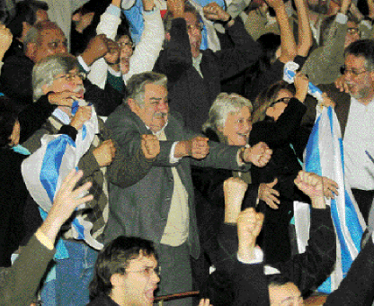 Sodre. Fue habilitado para ver el partido en pantalla gigante. Allí lo vio nuestro presidente Mujica.